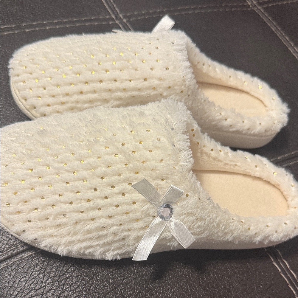 Cozy white Slippers with Bow Accent